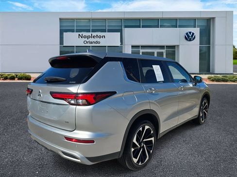 Used 2023 Mitsubishi Outlander SE image 4