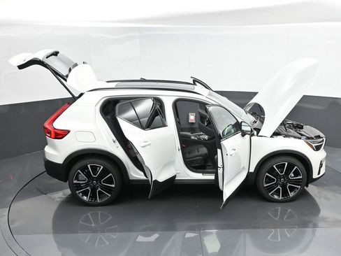New 2025 Volvo XC40 B5 Plus w/ Climate Package AWD/4WD image 49