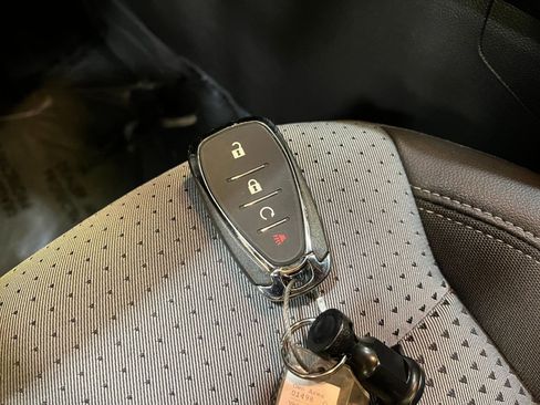 Used 2025 Chevrolet Trax LT image 22