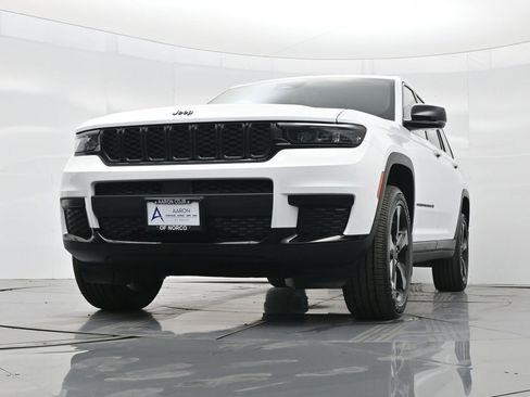 New 2025 Jeep Grand Cherokee L Altitude image 44