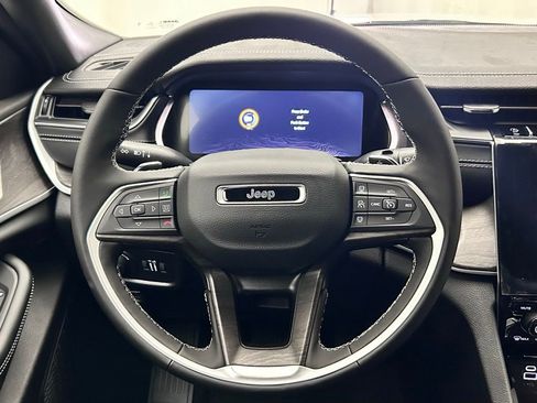 New 2025 Jeep Grand Cherokee Limited w/ Trailer Tow Package image 27