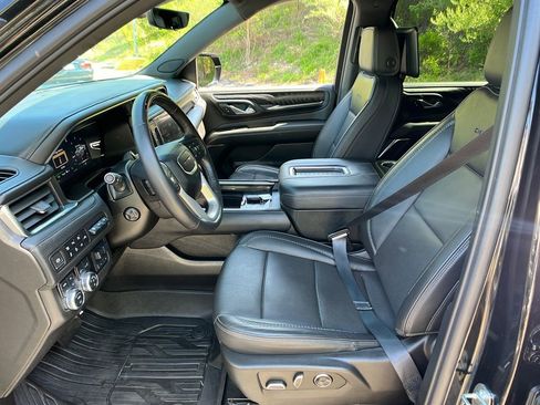 Used 2023 GMC Yukon XL Denali w/ Denali Reserve Package AWD/4WD image 9