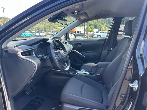 Used 2024 Toyota Corolla Cross LE AWD/4WD image 13