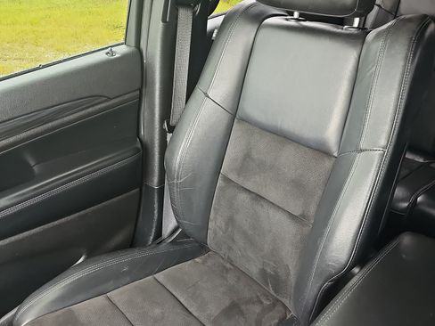Used 2020 Jeep Grand Cherokee Altitude AWD/4WD image 31