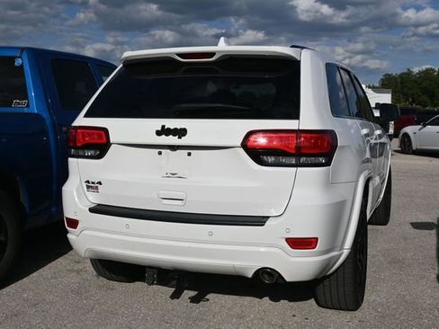 Used 2019 Jeep Grand Cherokee Altitude AWD/4WD image 16