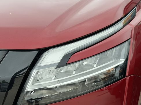 Used 2022 Nissan Pathfinder SV w/ SV Black Package FWD image 12