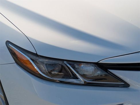 Used 2024 Toyota Camry LE image 9