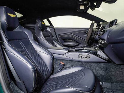 Used 2023 Aston Martin V12 Vantage RWD image 19