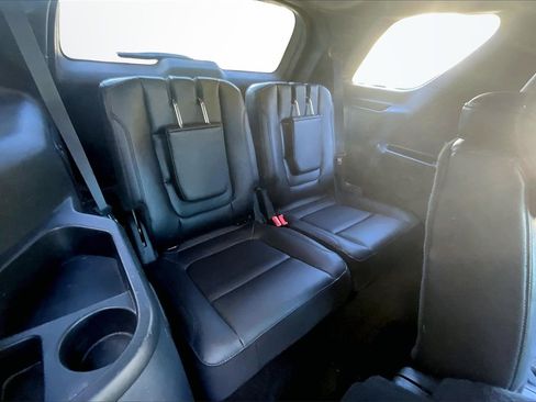 Used 2017 Ford Explorer XLT w/ Equipment Group 202A image 24