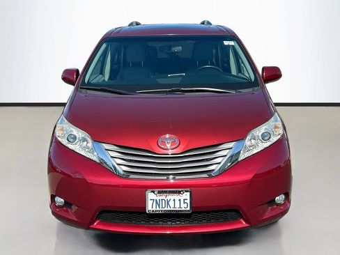 Used 2015 Toyota Sienna XLE w/ XLE Navigation Package FWD image 2