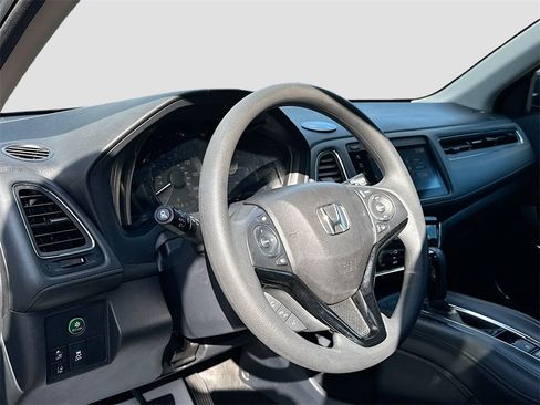 Used 2021 Honda HR-V EX image 10