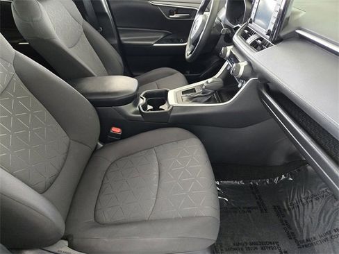 Used 2021 Toyota RAV4 XLE image 14