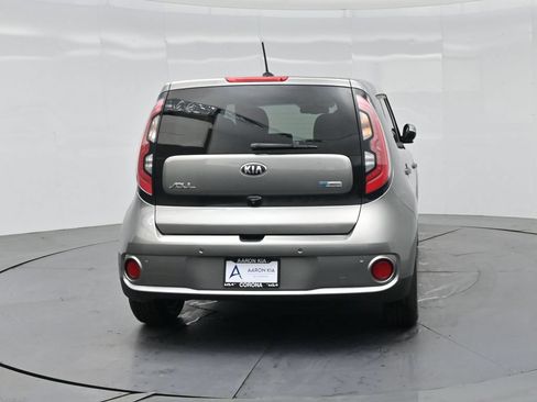 Used 2016 Kia Soul EV + FWD image 30