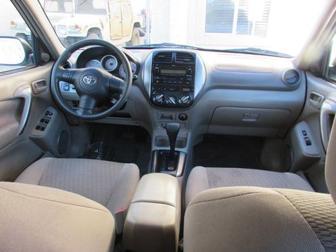 Used 2005 Toyota RAV4 2WD image 23