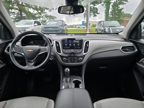 Certified 2021 Chevrolet Equinox Premier w/ LPO, Cargo Package FWD image 17