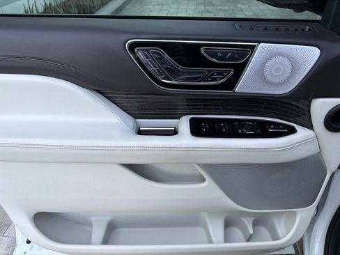 Certified 2023 Lincoln Navigator Black Label AWD/4WD image 11