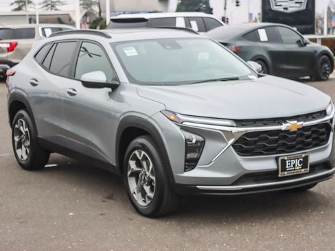 New 2026 Chevrolet Trax LT w/ Sunroof Package image 5
