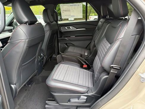 New 2026 Ford Explorer ST-Line w/ ST-Line Street Pack AWD/4WD image 8