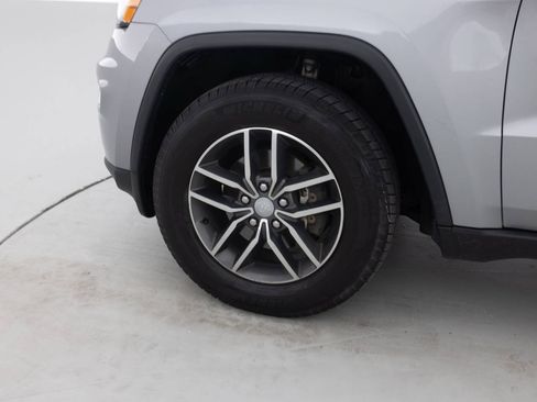 Used 2018 Jeep Grand Cherokee Limited AWD/4WD image 18