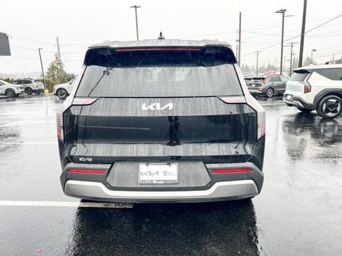 New 2026 Kia EV9 Wind image 7