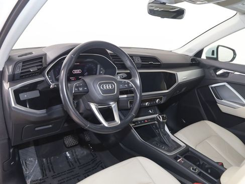 Used 2019 Audi Q3 2.0T Premium w/ Convenience Package AWD/4WD image 24
