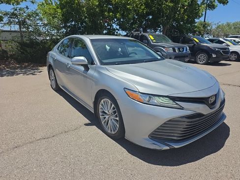 Used 2020 Toyota Camry XLE AWD/4WD image 9