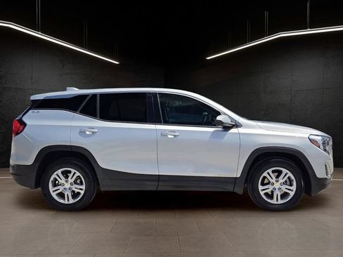 Used 2020 GMC Terrain SLE FWD image 8