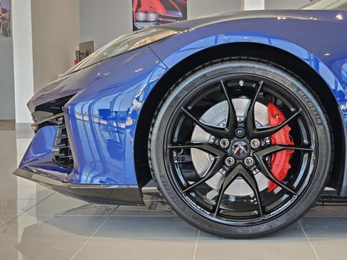 New 2027 Chevrolet Corvette Grand Sport w/ Z52 Sport Performance Package RWD image 11