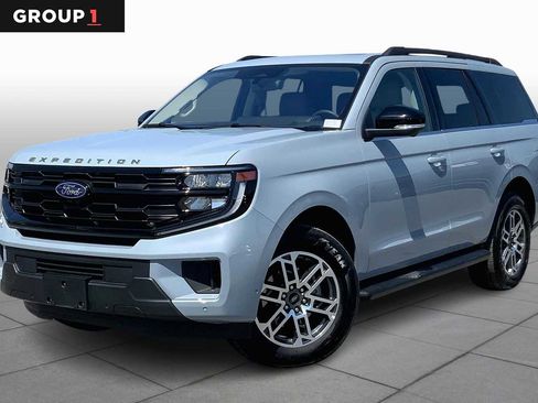 Used 2025 Ford Expedition Active image 1