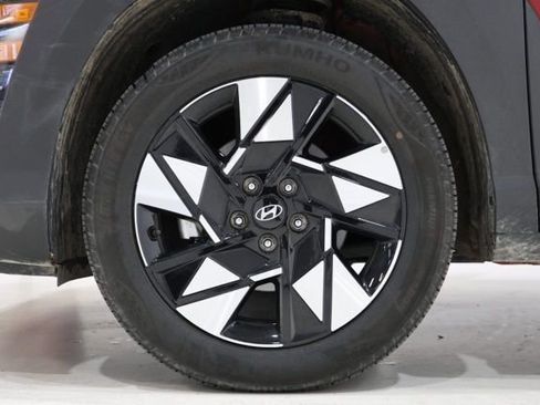 Certified 2025 Hyundai Kona SEL image 9