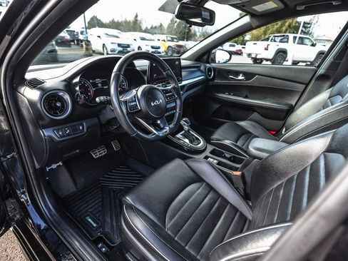 Used 2022 Kia Forte GT-Line w/ GT-Line Premium Package image 18