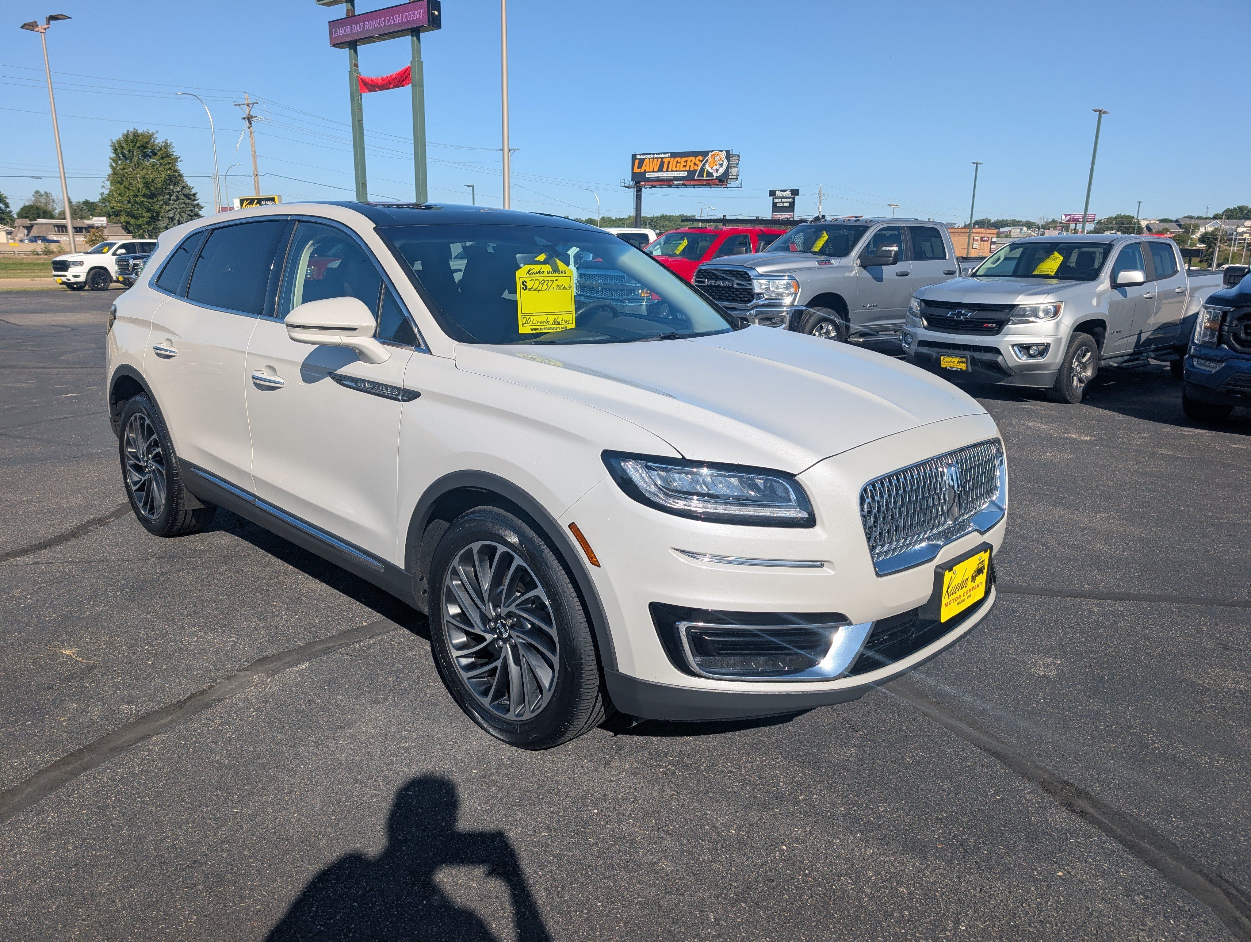 Used 2020 Lincoln Nautilus Reserve AWD/4WD image 2