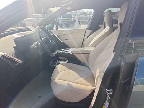 Used 2024 BMW iX xDrive50 w/ Premium Package image 9