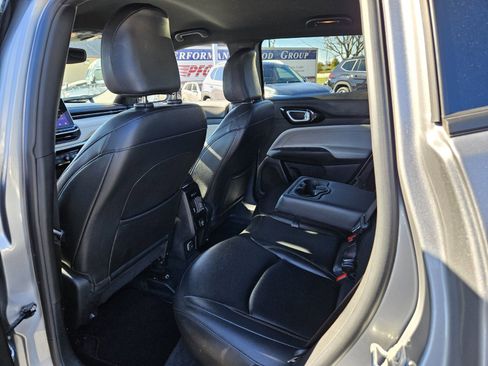 Used 2024 Jeep Compass Limited image 10