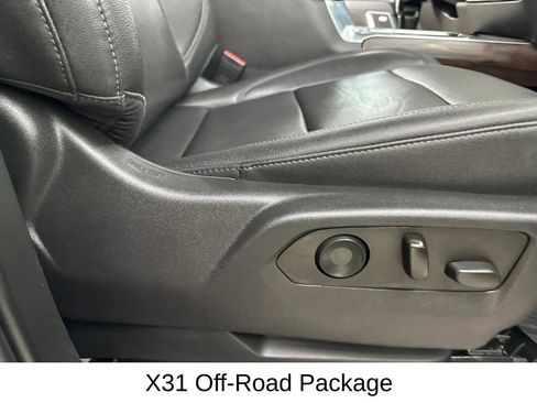Used 2022 GMC Sierra 1500 SLT w/ SLT Premium Plus Package AWD/4WD image 24