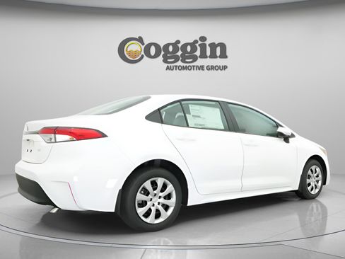 New 2026 Toyota Corolla LE FWD image 17