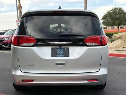 Used 2022 Chrysler Voyager LX FWD image 13