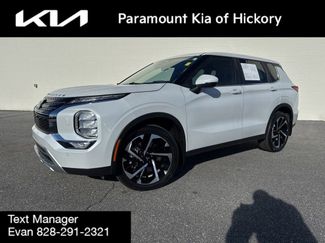 Used 2023 Mitsubishi Outlander SE video 1