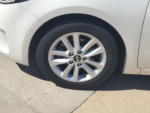 Used 2017 Kia Forte LX w/ LX Popular Package image 11