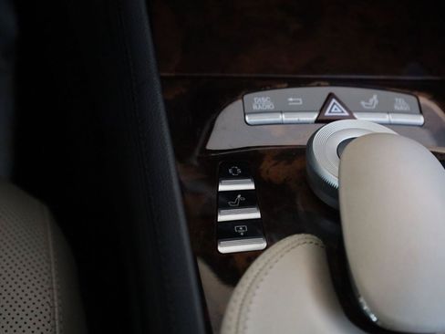 Used 2013 Mercedes-Benz CL 550 4MATIC image 34
