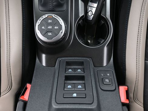 Used 2023 Ford Bronco Wildtrak AWD/4WD image 37