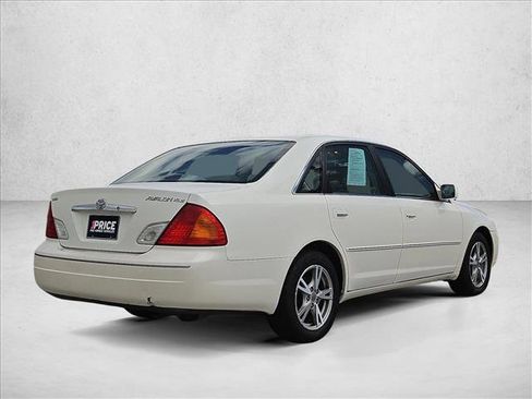 Used 2001 Toyota Avalon XLS FWD image 5