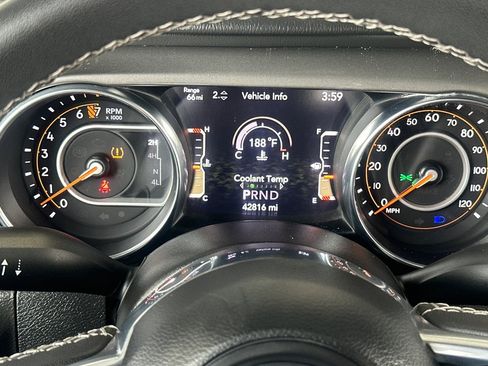 Used 2023 Jeep Gladiator Overland image 23