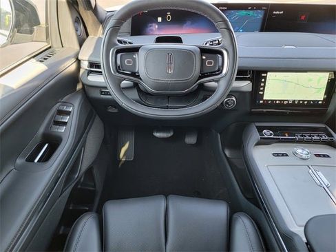 New 2025 Lincoln Navigator Reserve w/ Jet Appearance Package image 31