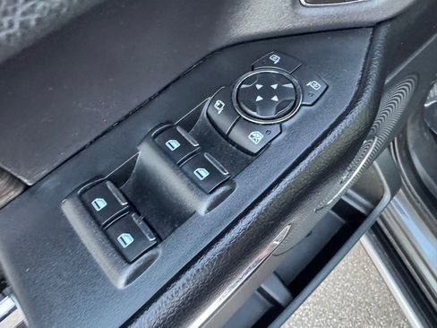 Used 2019 Ford Expedition Limited image 21