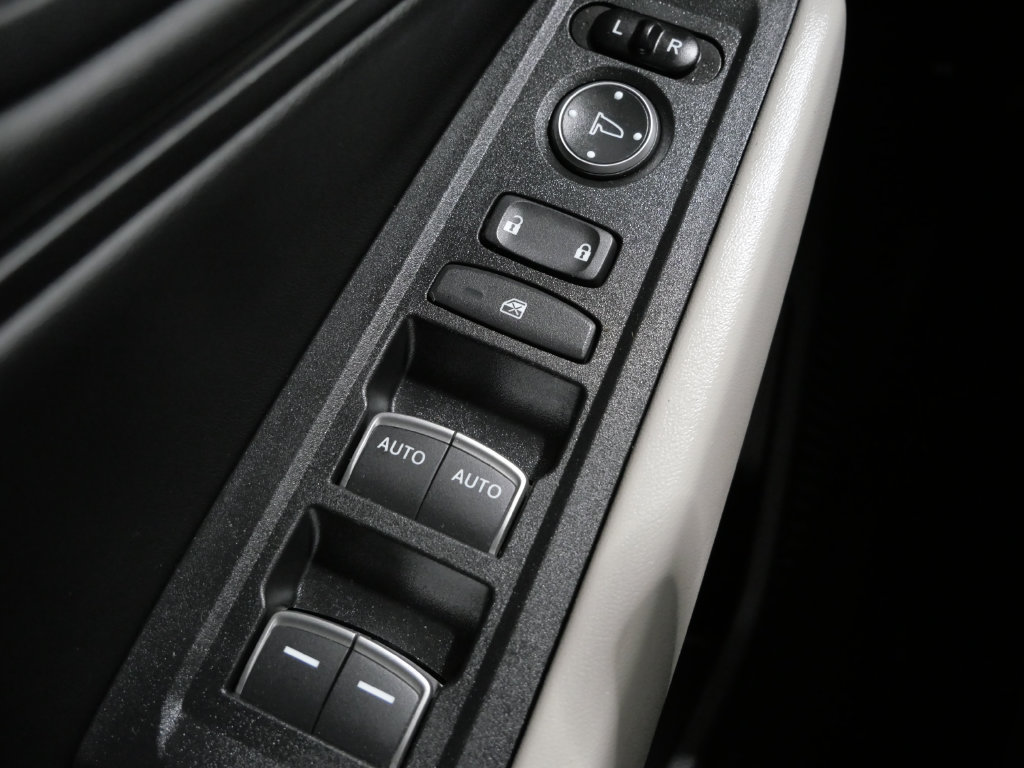 Used 2025 Honda Accord SE image 13