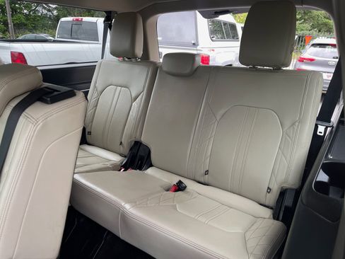 Used 2018 Ford Expedition Max Platinum image 16