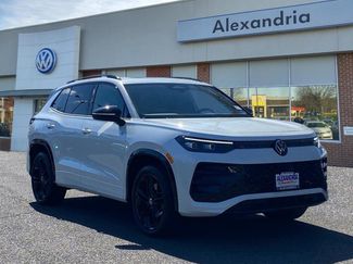 Used 2025 Volkswagen Tiguan SE R-Line video 1