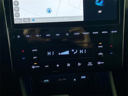 Used 2023 Hyundai Santa Cruz Limited image 17