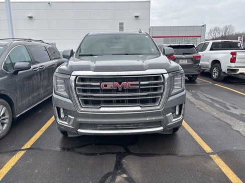 Used 2022 GMC Yukon SLT w/ SLT Premium Package image 8